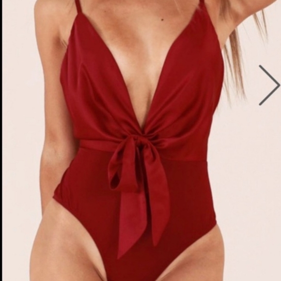 Showpo Bodysuit - Picture 2 of 6